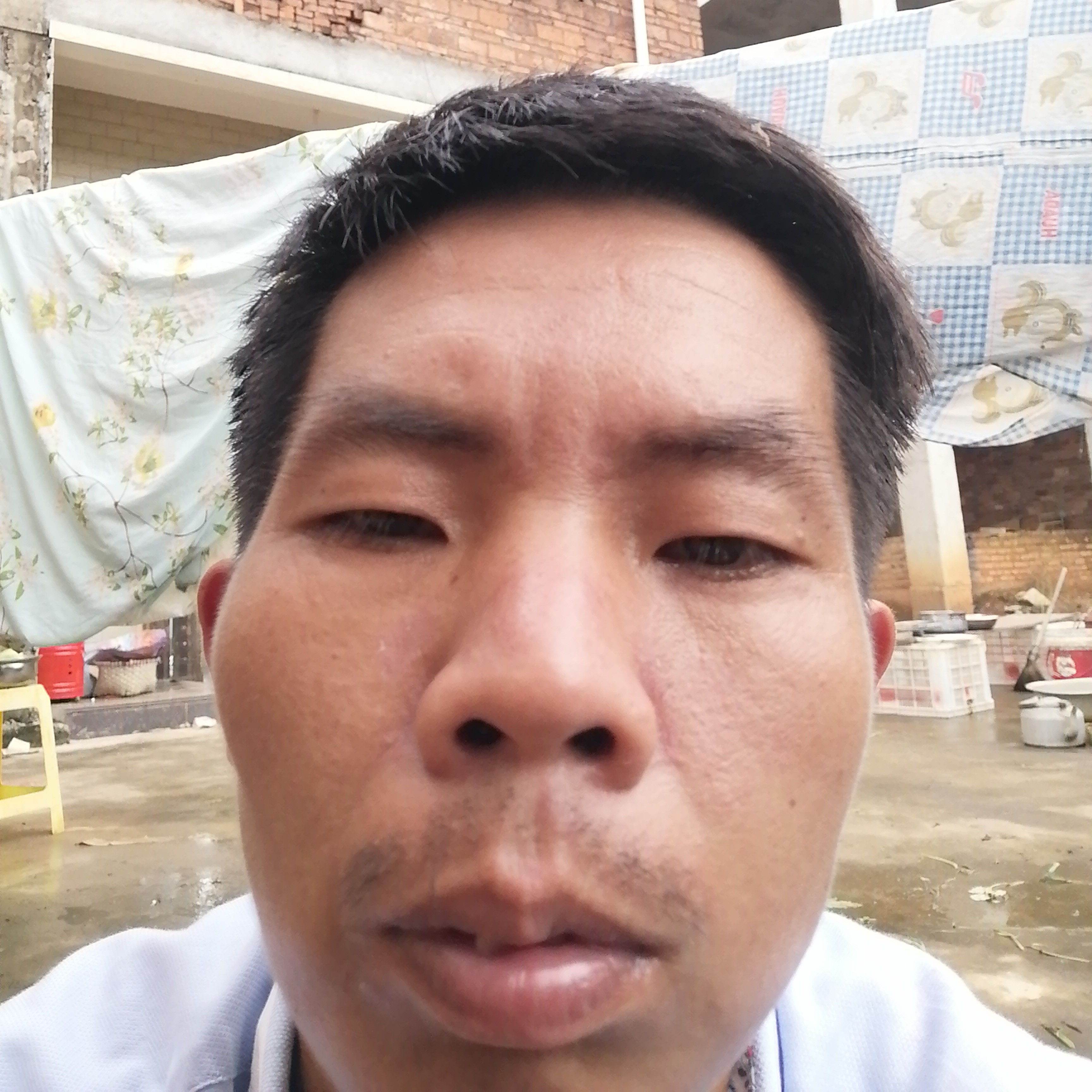 危机还灯泡的照片