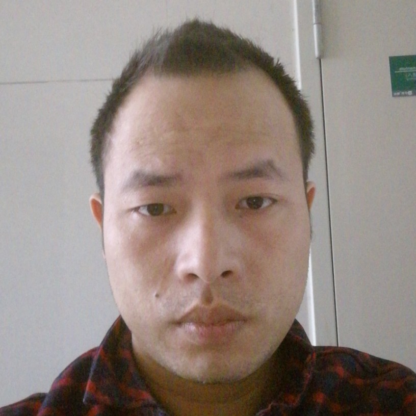 高兴倾心雪碧的照片