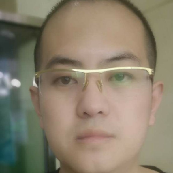 初妆倾心想人陪的照片