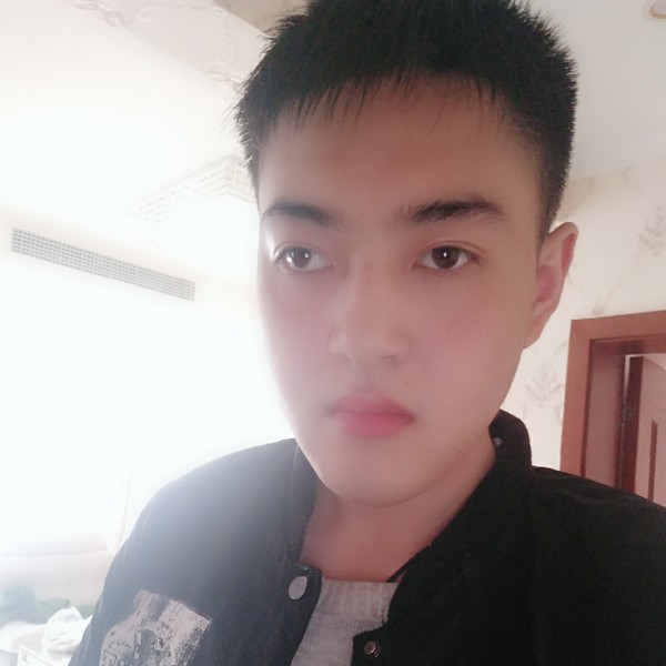 嘤嘤嘤怪的照片