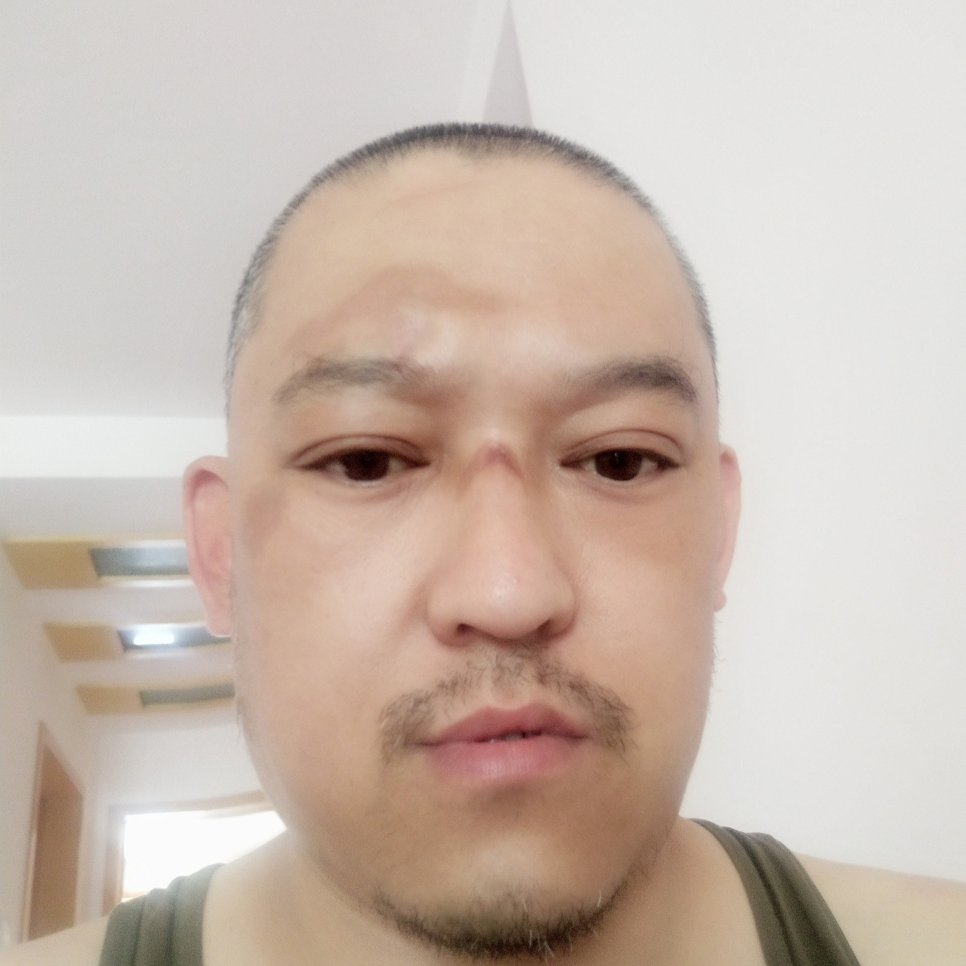 乐观倾心眼神的照片