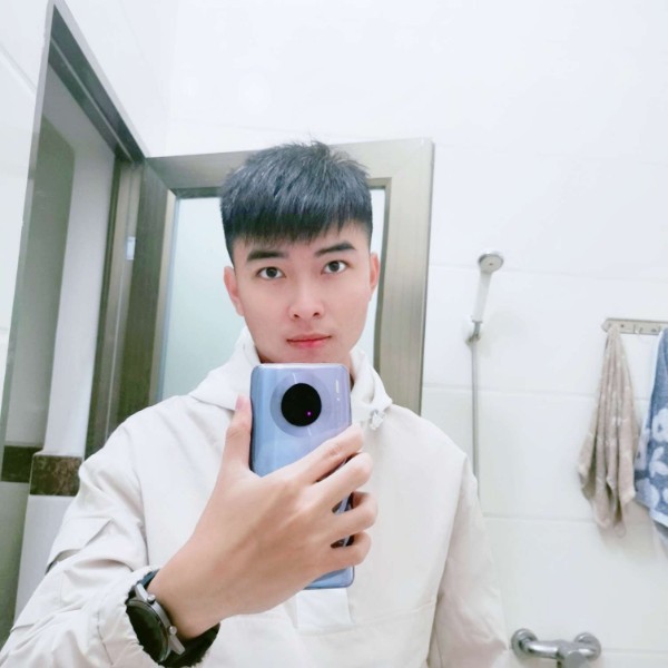 易已的照片