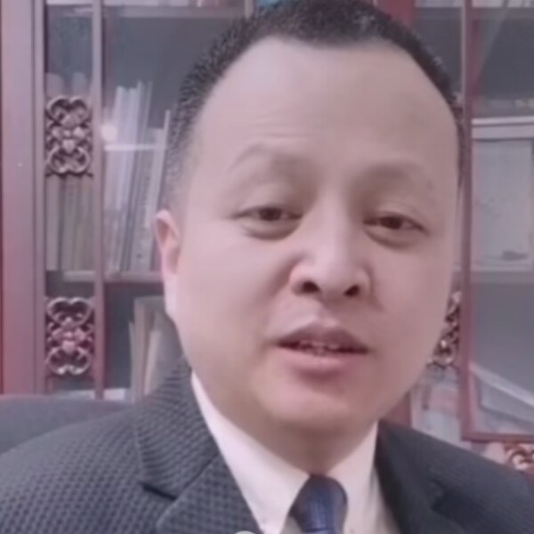 诚心踢红牛的照片