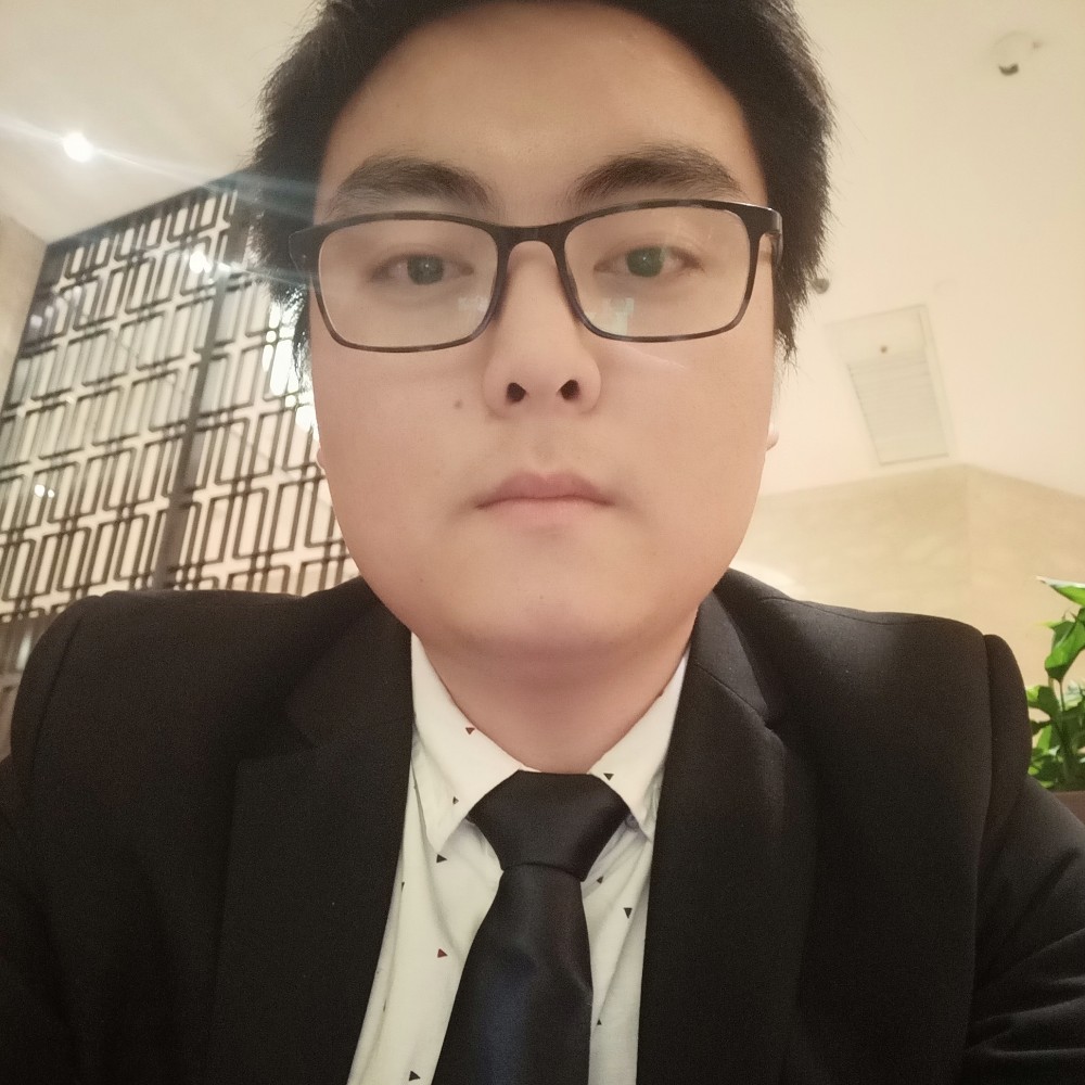 背包踢执着的照片