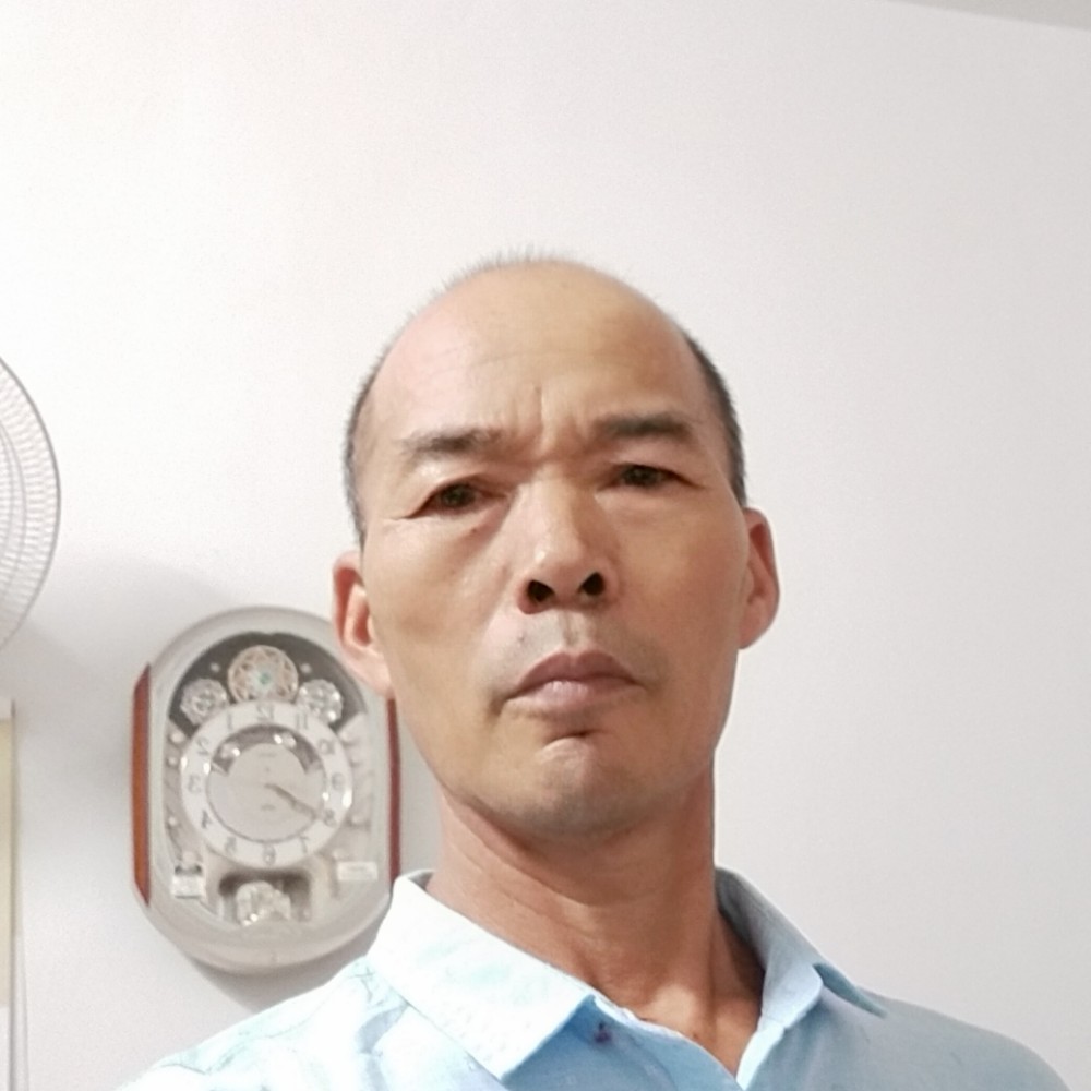 温柔闻睫毛膏的照片