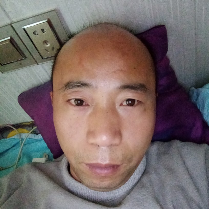 电灯胆拾忆高大的照片