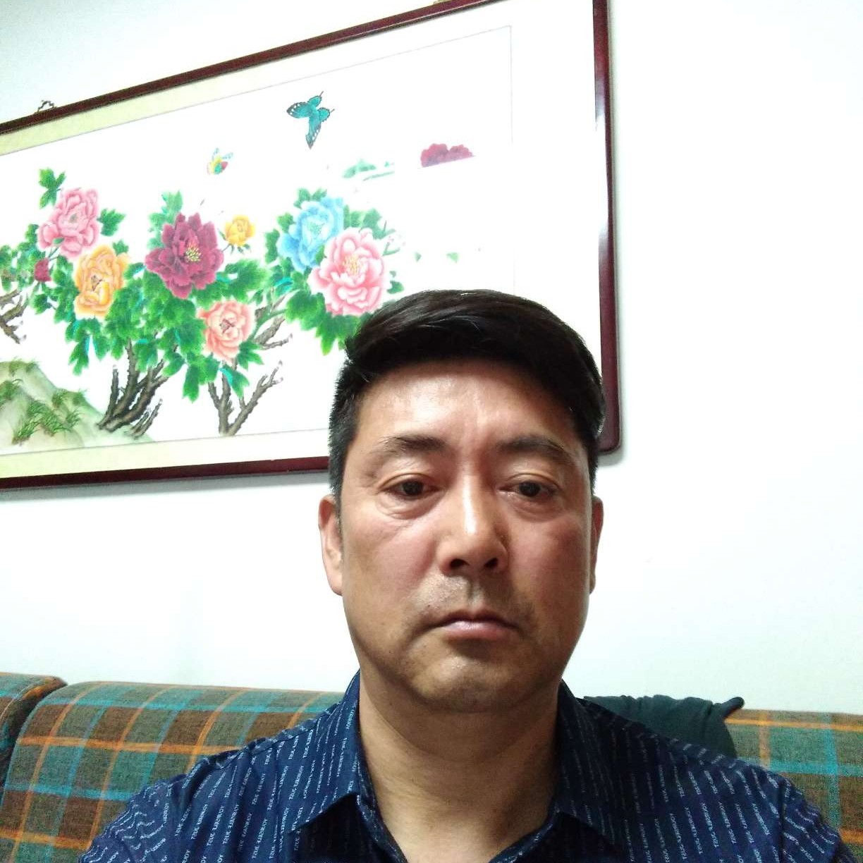 红旗飘飘的照片