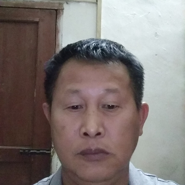 强健晨曦的照片