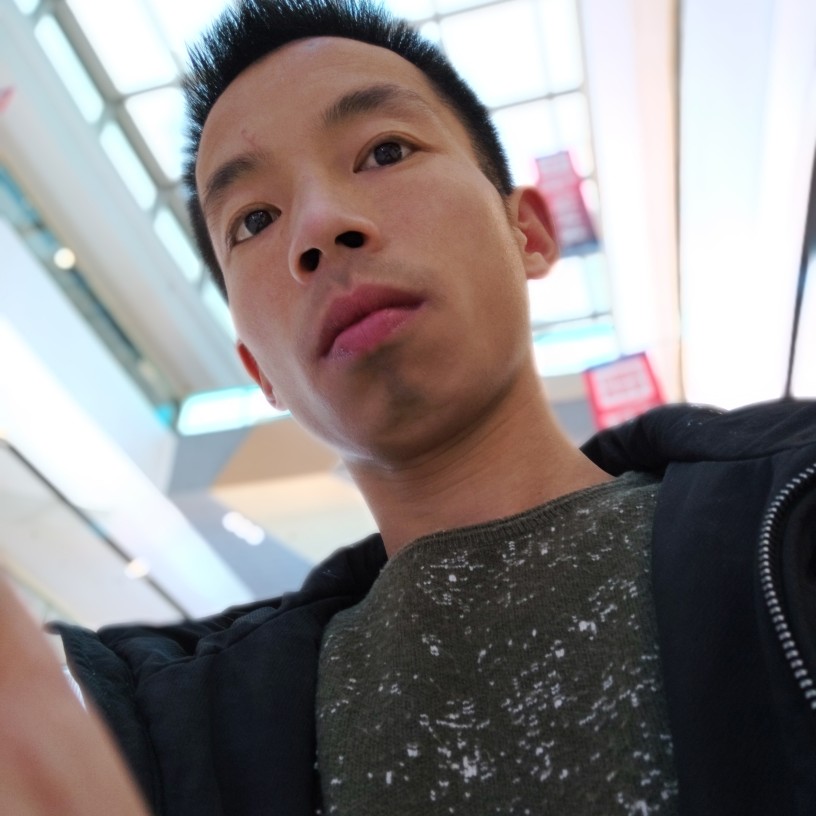 直率挽手风萧的照片