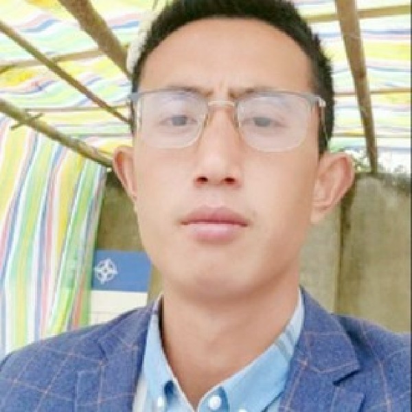 曹泽鸿的照片
