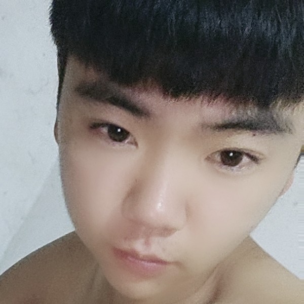$年轻人￥的照片