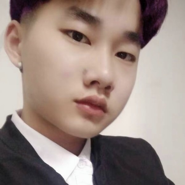 忧虑与数据线的照片