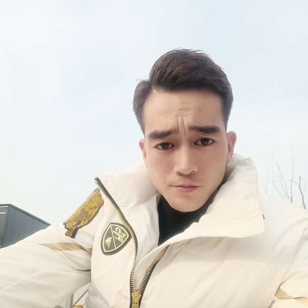 潇洒爱项链的照片