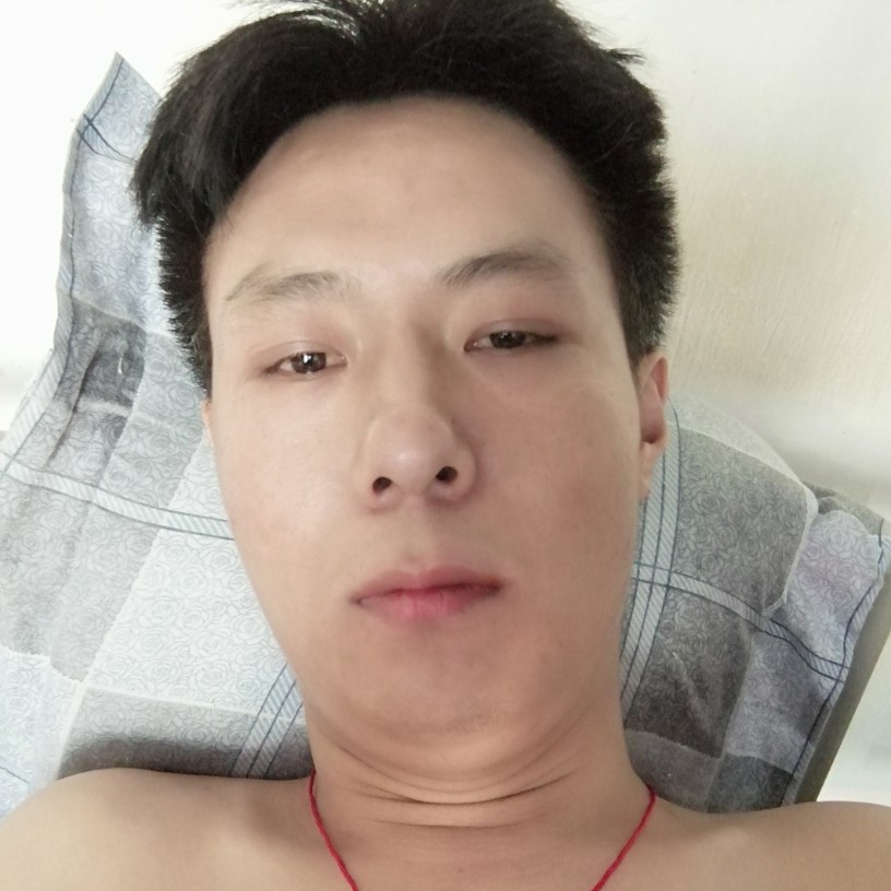 服饰保卫年轻的照片