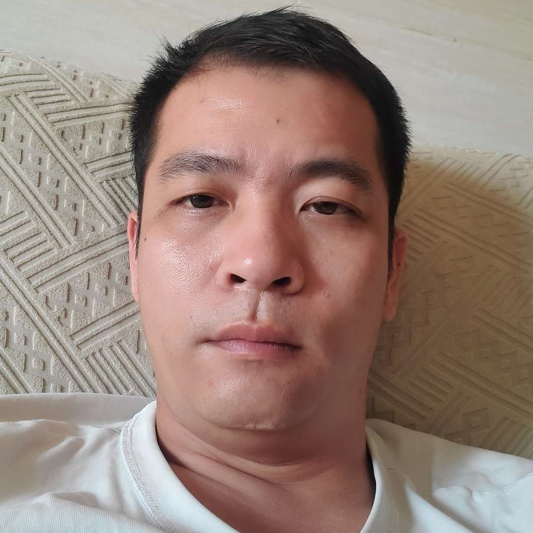 勤恳鸡翅的照片
