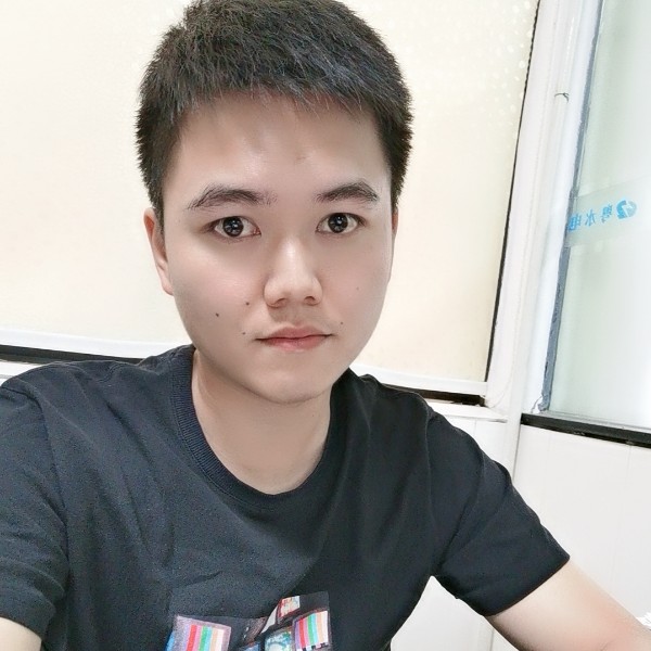 恐惧的小猪的照片