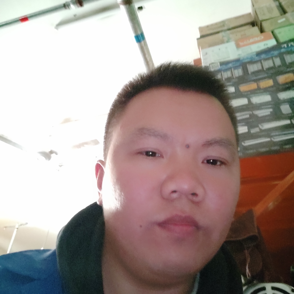 酒店用品胡胜的照片