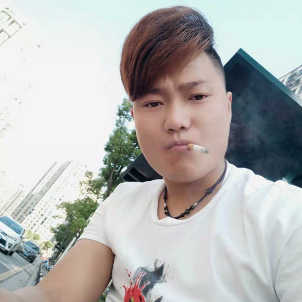 爱上鲨鱼的人鱼的照片