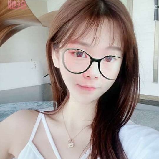 欢喜漫步秋天的照片