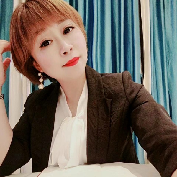 高贵的月亮的照片