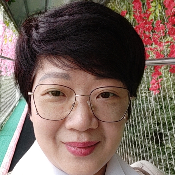 容含的照片