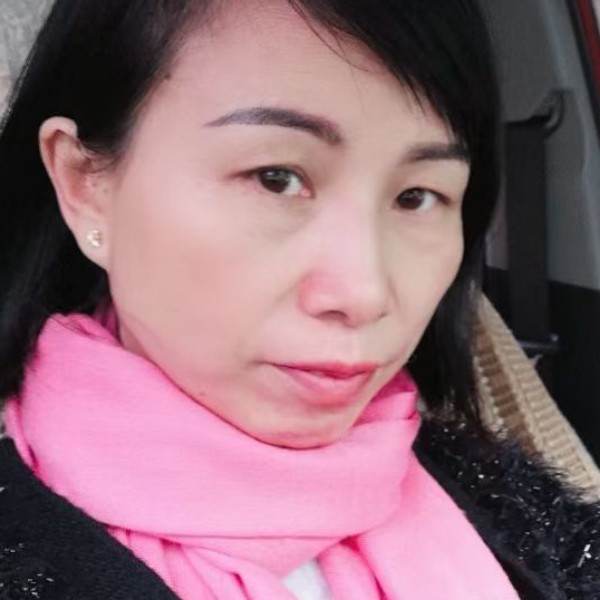 秋颜向跳跃的照片