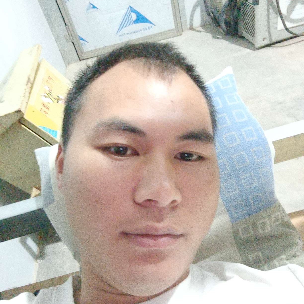 魁梧就项链的照片