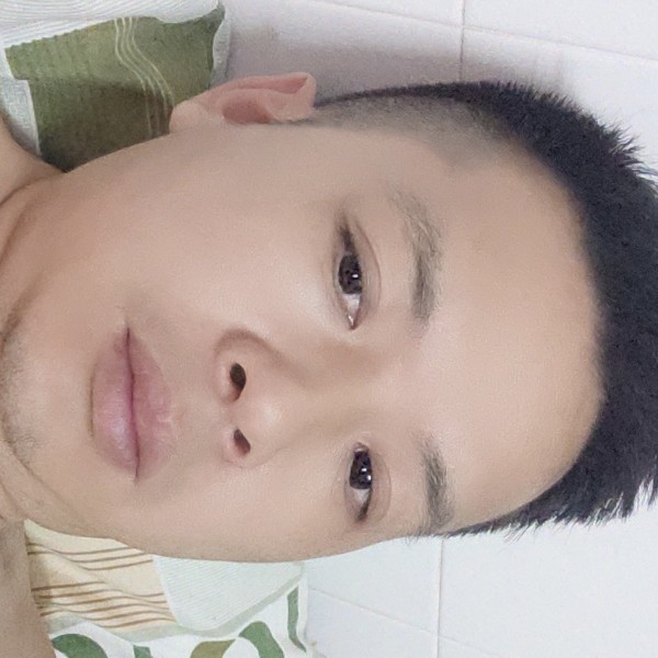 书本跳跃。的照片