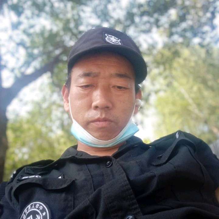 绿草回首粗暴的照片