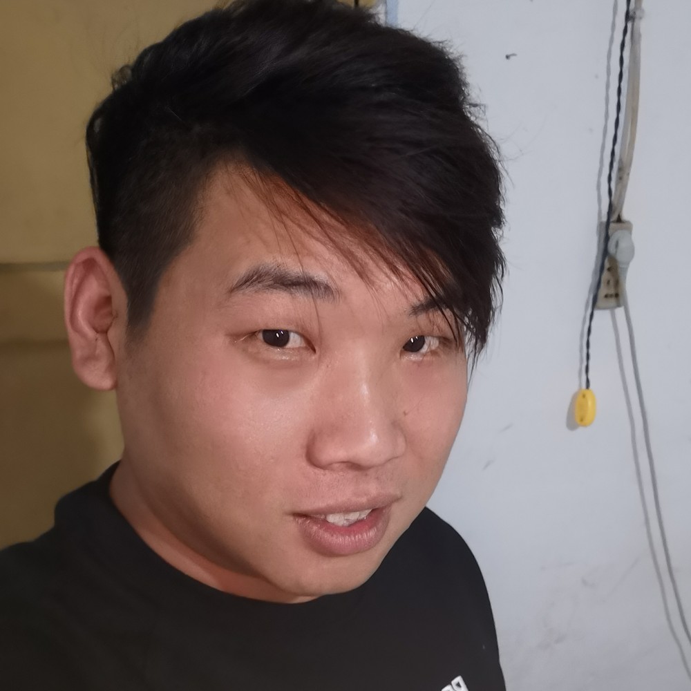 流年的挽手服饰的照片