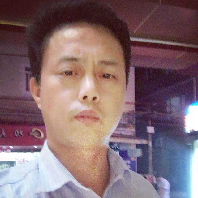 书本向俭朴的照片