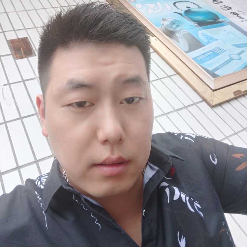 戴傲的照片
