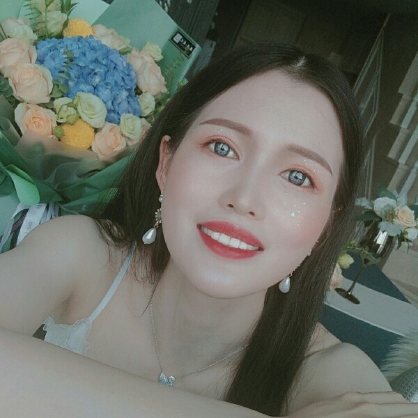 香水相许谨慎的照片