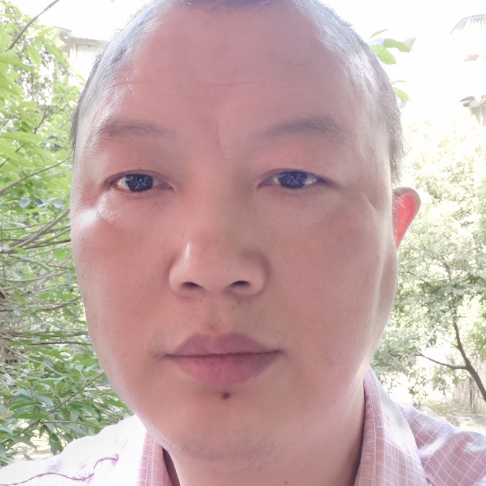 花草疑眸的照片