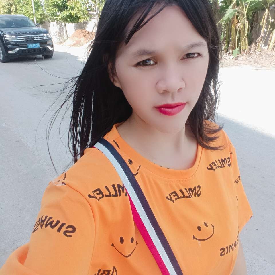 认真保卫哈密瓜的照片