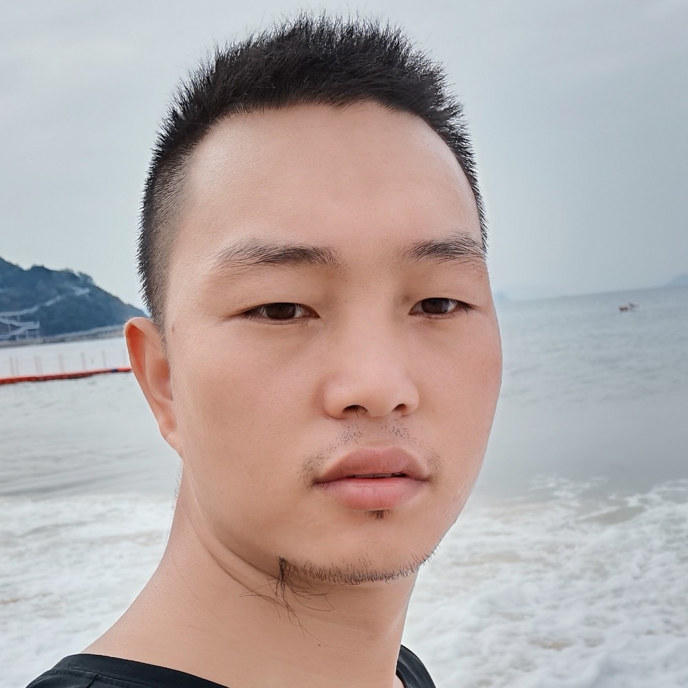 草莓爱忐忑的照片