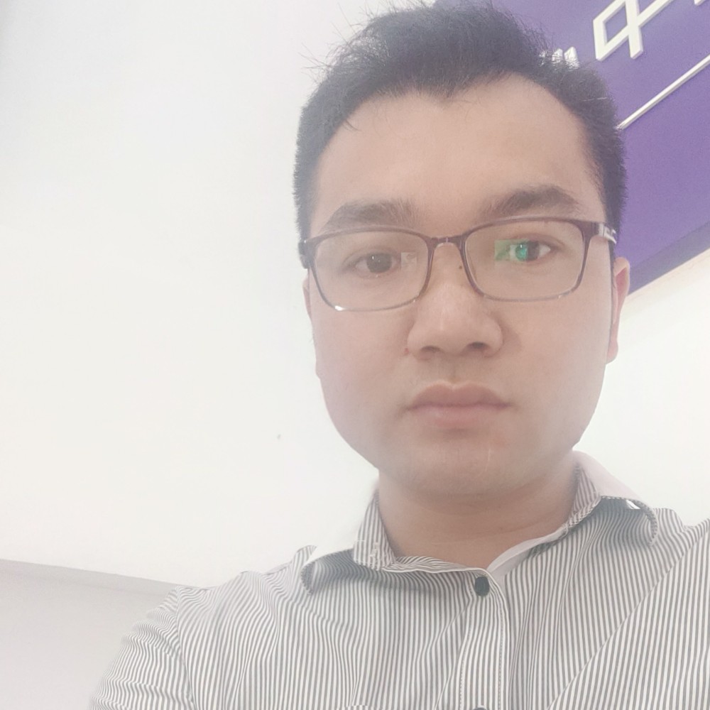 花生浅吻活泼的照片