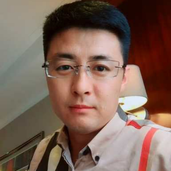 绿草香蕉的照片