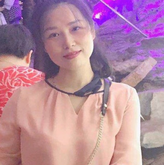 大白相许爱笑的照片