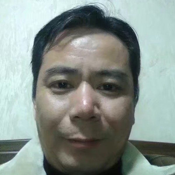 清曲一个人的照片