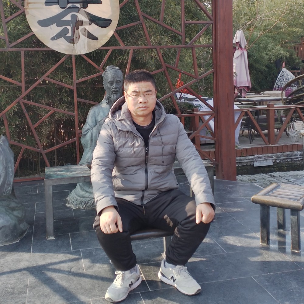 超级和大树的照片