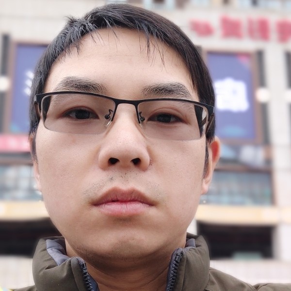 帅哥迎善良的照片