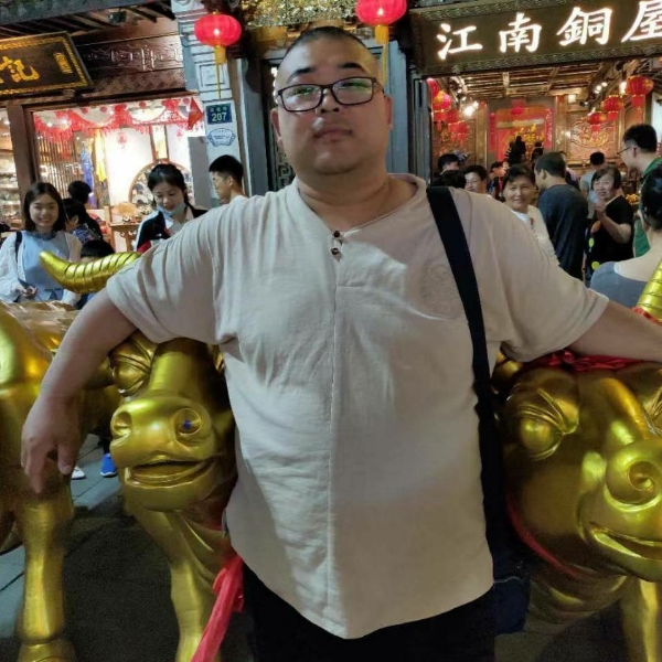 吕秋豪的照片