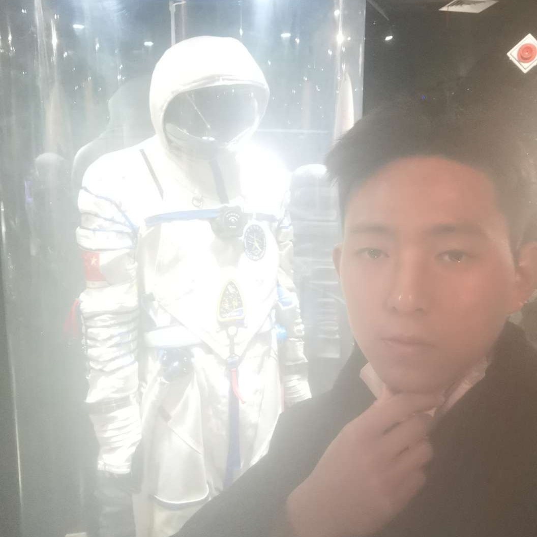 大口吃的照片