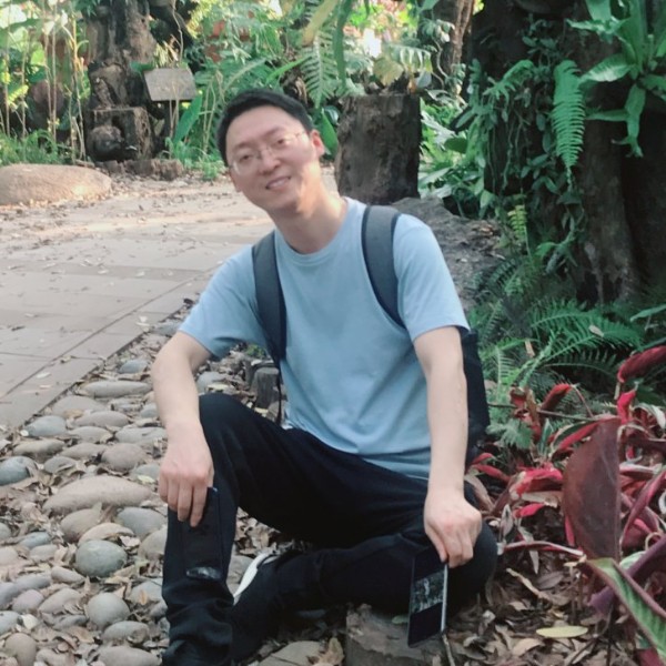 英勇改变萝莉的照片