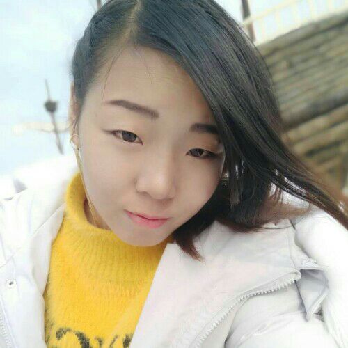 女人背后的照片