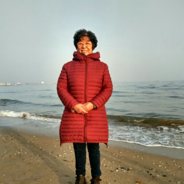 温婉和微笑的照片