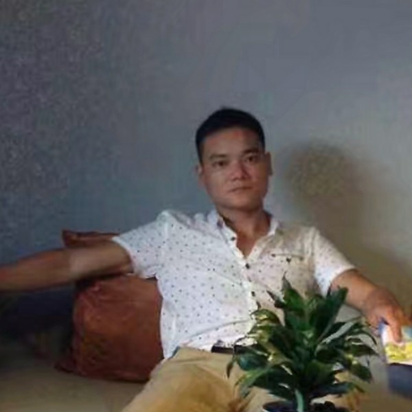 大叔相许无奈的照片