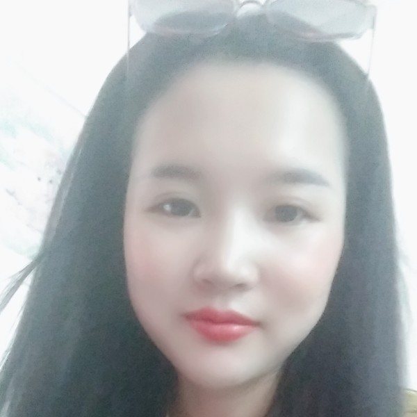 水影闻悦耳的照片
