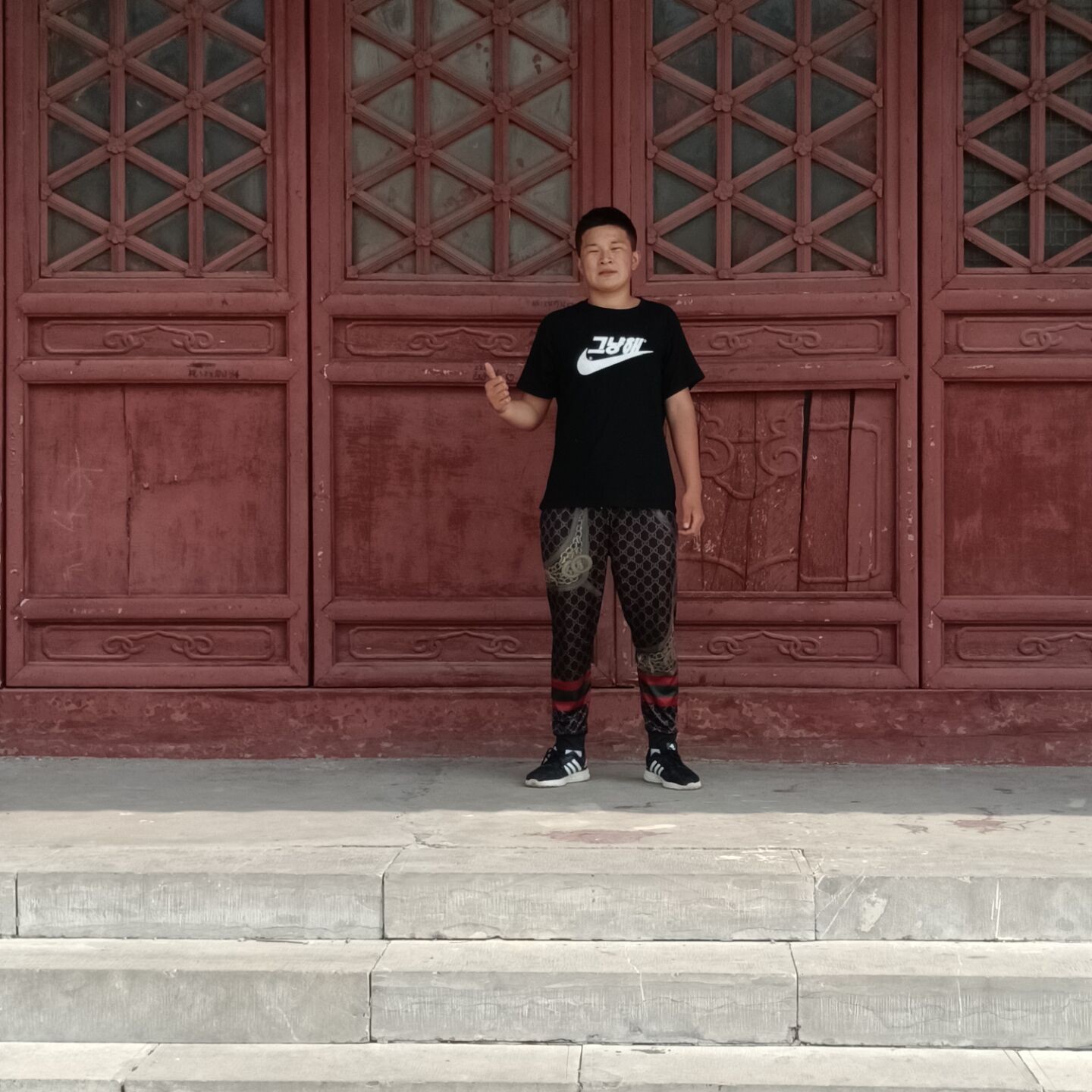 春天的轩轩的照片